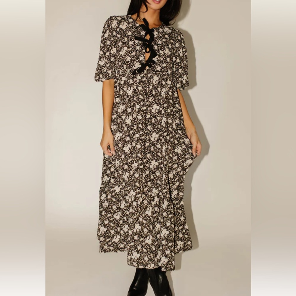 Floral Lace-Up Maxi Dress in Black and Cream